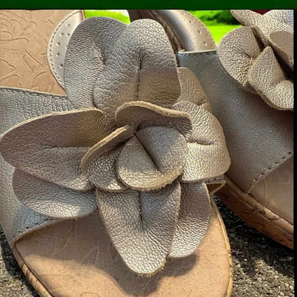 BJORNDAL‎  Leila Size 7.5  Leather Cork Sandals Flower Heeled - Picture 2 of 13